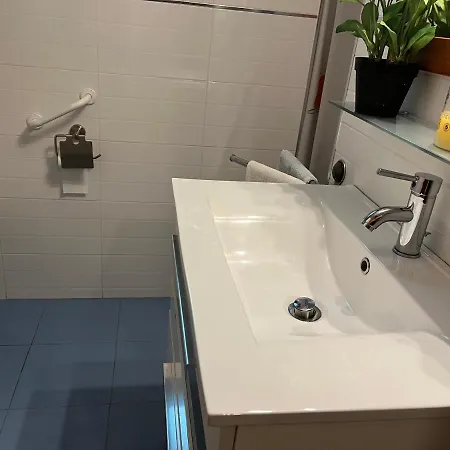 1 Linea Apartment *